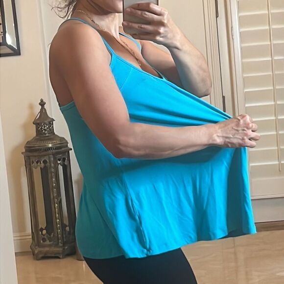 💕Cute top💕 - Picture 2 of 5